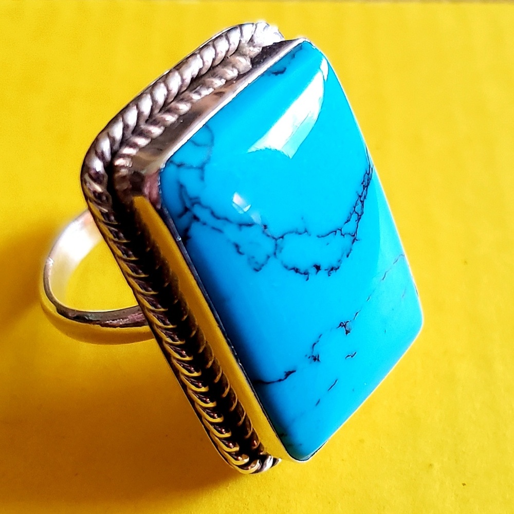 💙Gorgeous turquoise and silver ring, from Mexico.